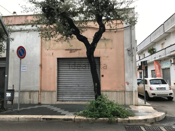 locale commerciale in vendita a San Pietro Vernotico