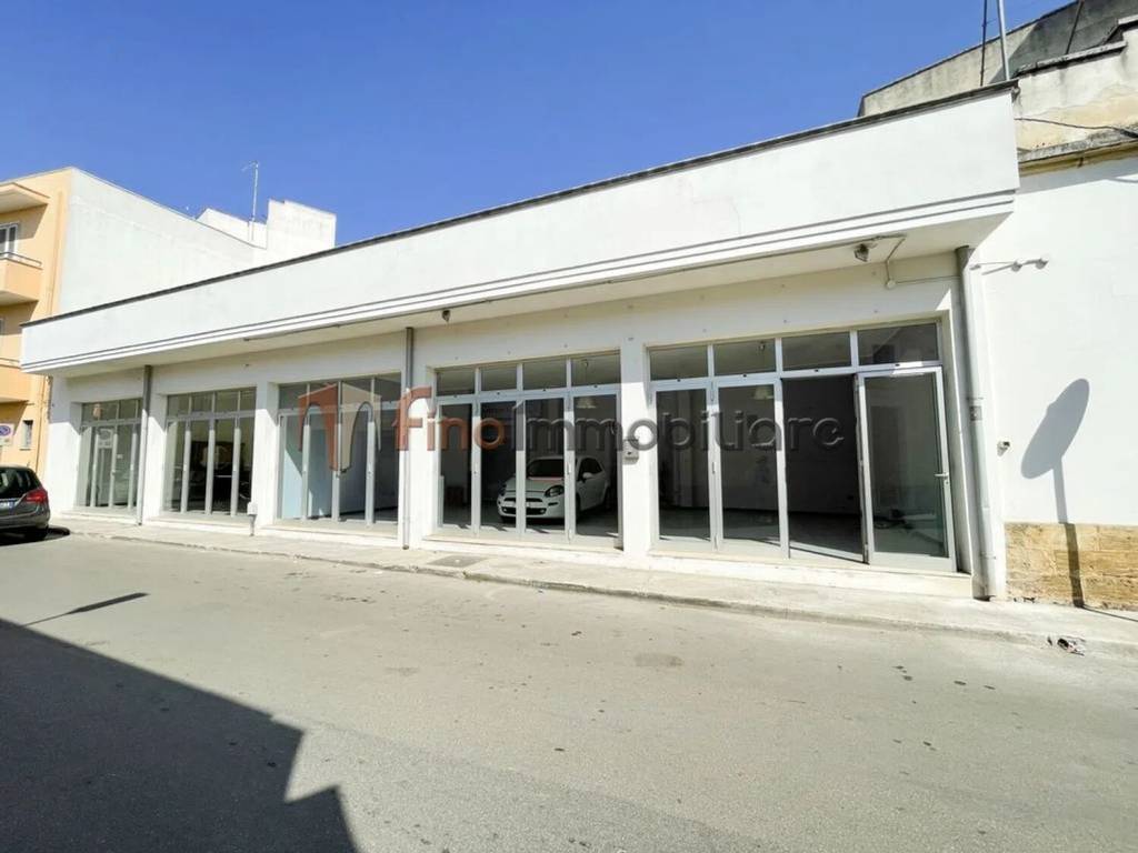 locale commerciale in vendita a San Pietro Vernotico