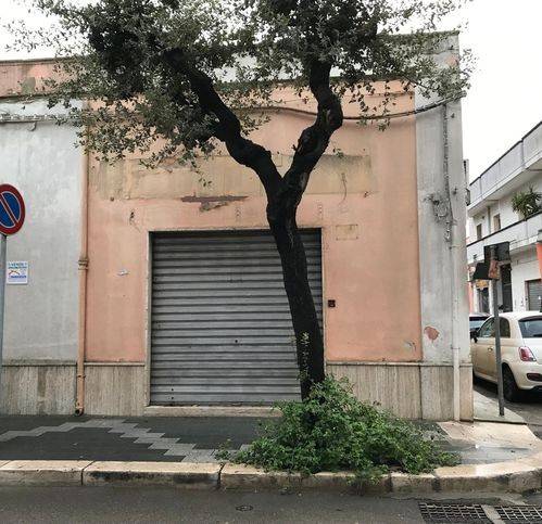 negozio in vendita a San Pietro Vernotico