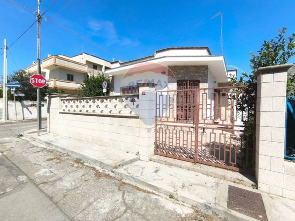 casa indipendente in vendita a San Pietro Vernotico in zona Campo di Mare