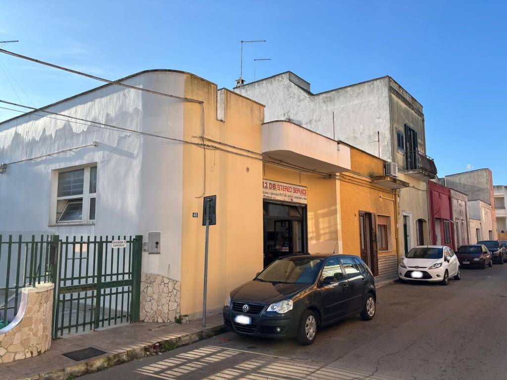 locale commerciale in vendita a San Pietro Vernotico