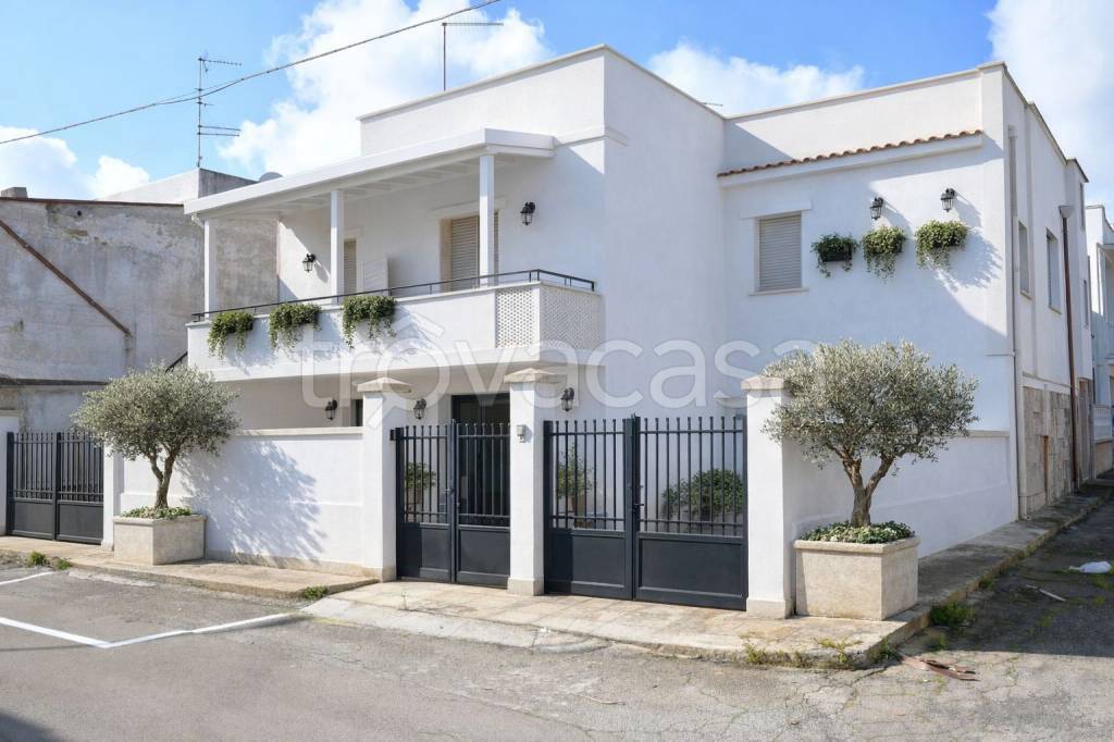 casa indipendente in vendita a San Pietro Vernotico in zona Campo di Mare