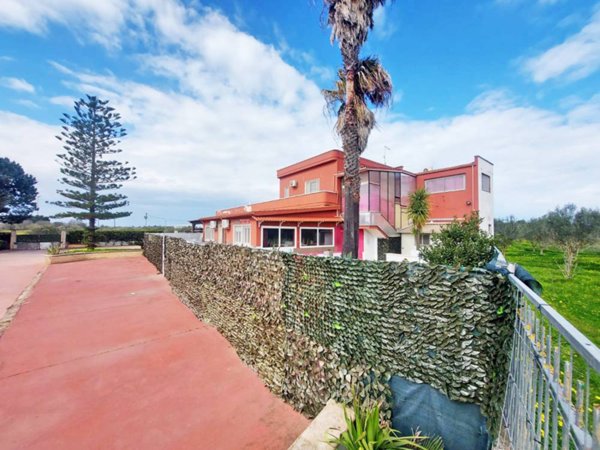 locale commerciale in vendita a San Pietro Vernotico