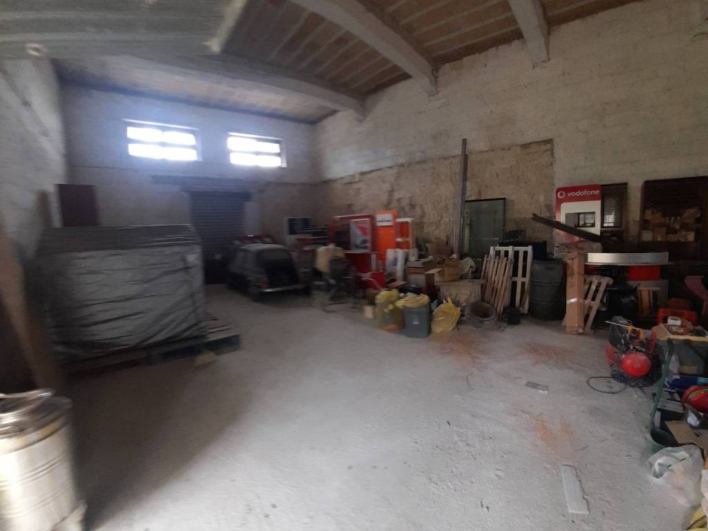 locale commerciale in vendita a San Pietro Vernotico