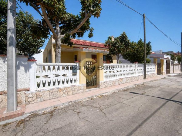casa indipendente in vendita a San Pietro Vernotico in zona Campo di Mare