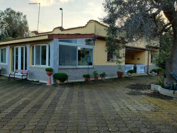 casa indipendente in vendita a San Vito dei Normanni