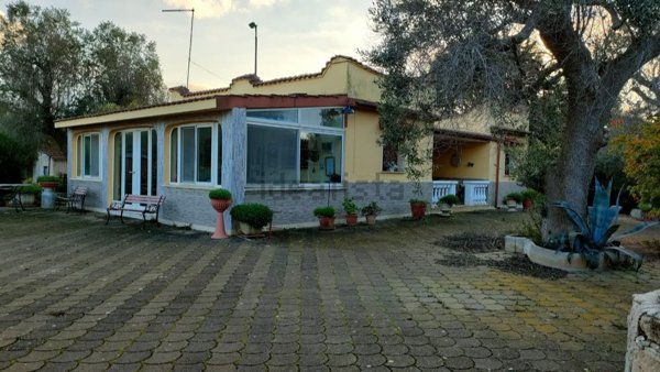 casa indipendente in vendita a San Vito dei Normanni