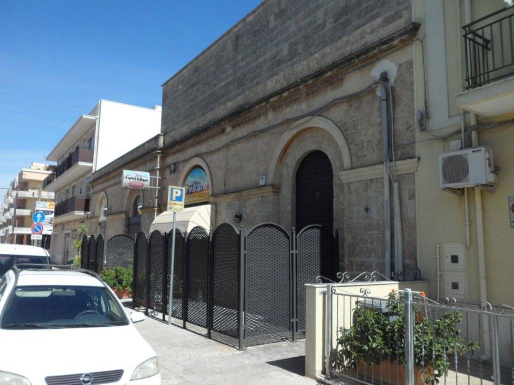 negozio in vendita a San Vito dei Normanni