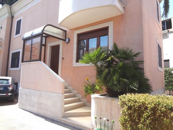 casa indipendente in vendita a San Vito dei Normanni