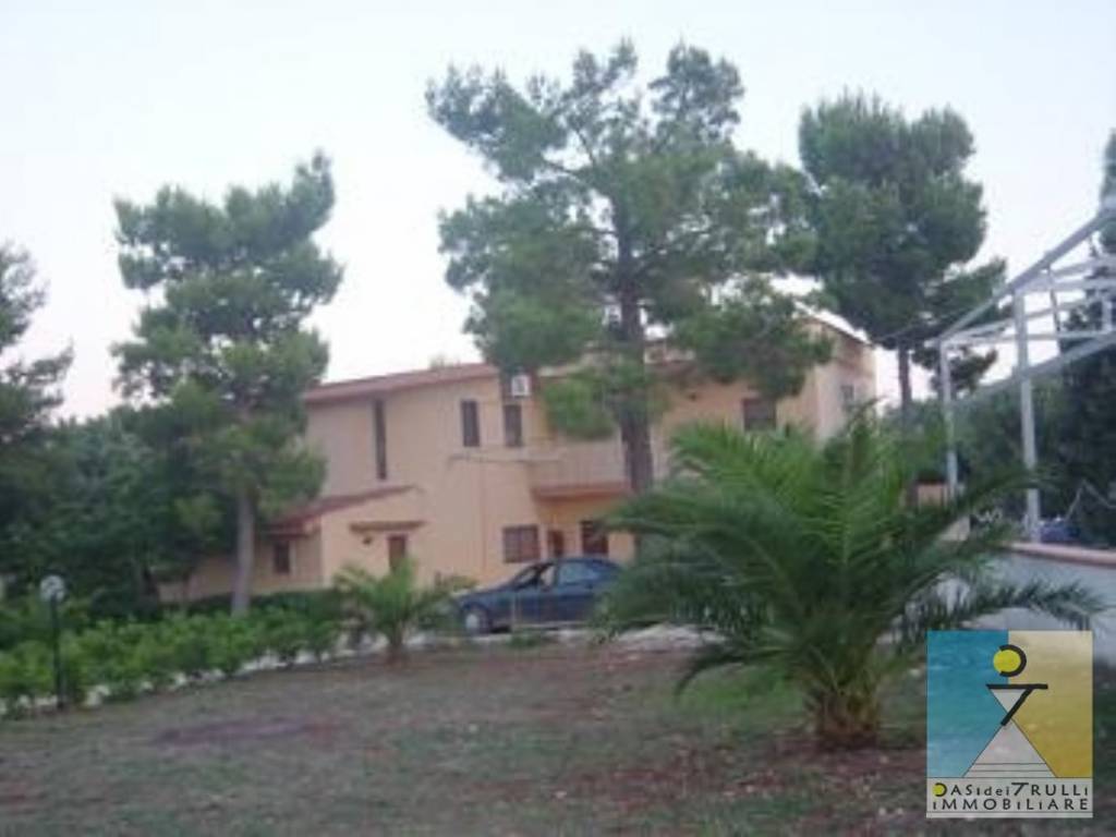 negozio in vendita a San Vito dei Normanni