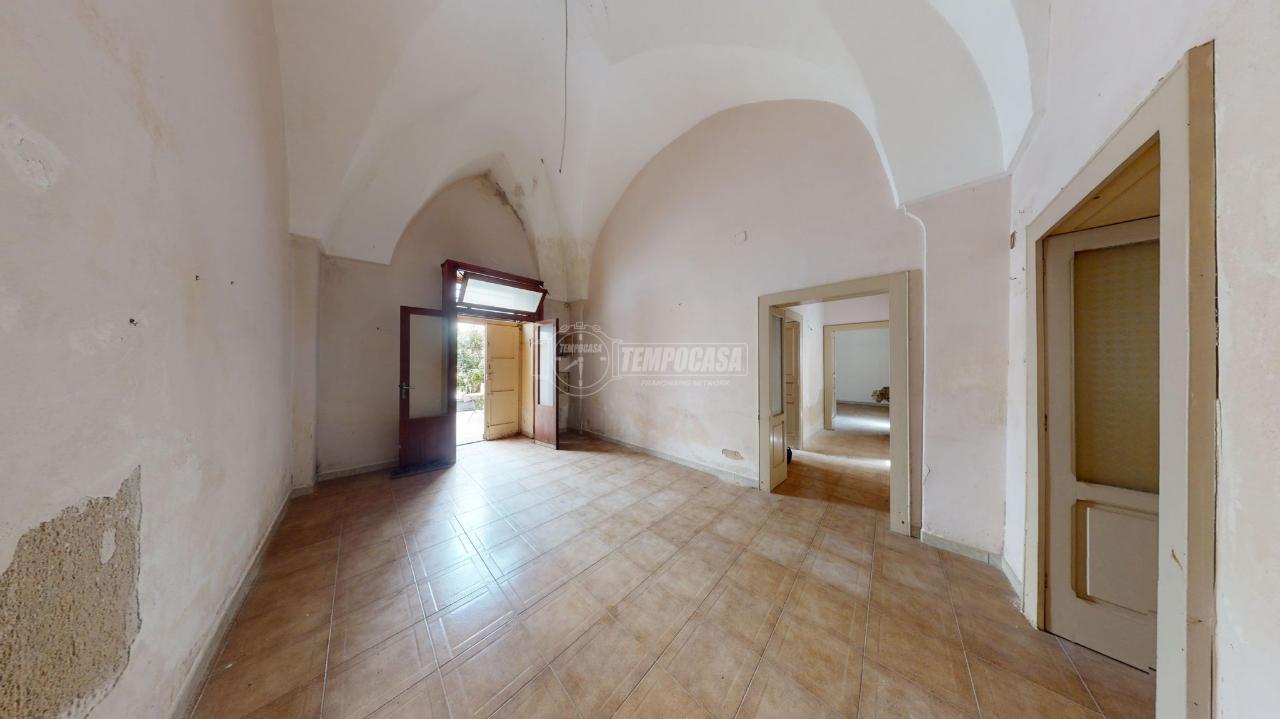 appartamento in vendita a San Vito dei Normanni in zona Centro Storico