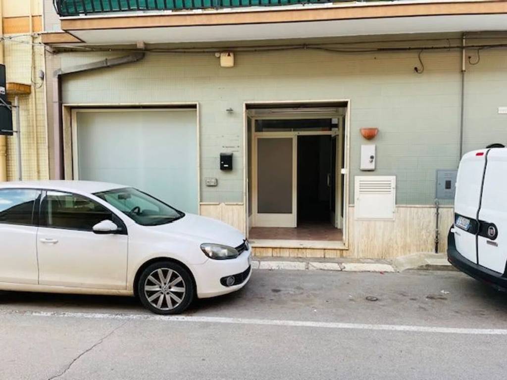 negozio in vendita a San Vito dei Normanni