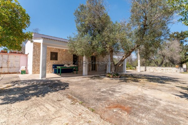 casa indipendente in vendita a San Vito dei Normanni