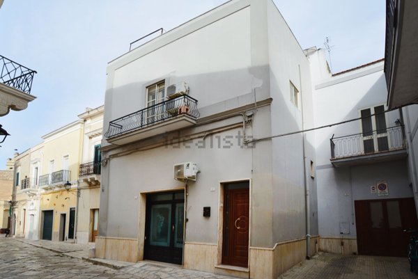casa indipendente in vendita a San Vito dei Normanni in zona Centro Storico