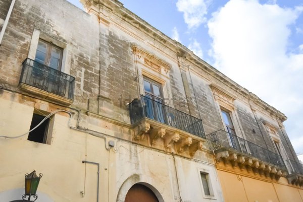 casa indipendente in vendita a San Vito dei Normanni in zona Centro Storico
