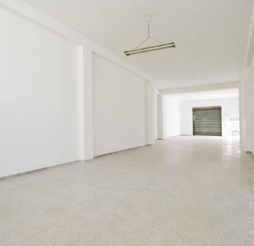 negozio in vendita a San Vito dei Normanni in zona Centro Storico