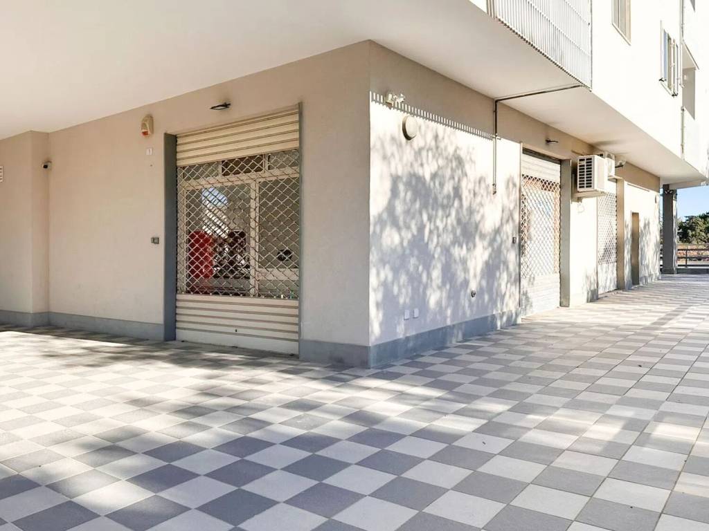 negozio in vendita a San Vito dei Normanni