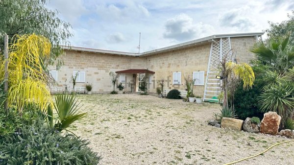 casa indipendente in vendita a San Vito dei Normanni