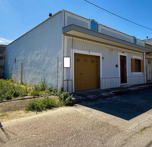 casa indipendente in vendita a San Vito dei Normanni