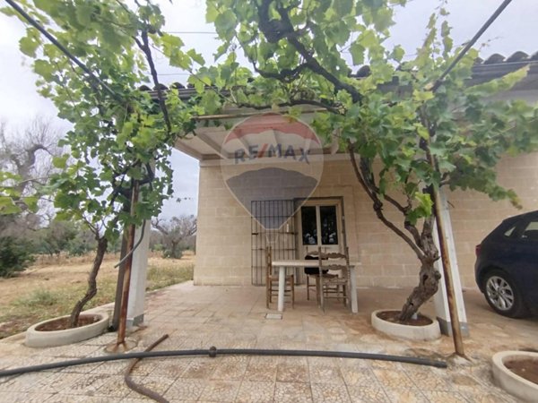 casa indipendente in vendita a San Vito dei Normanni