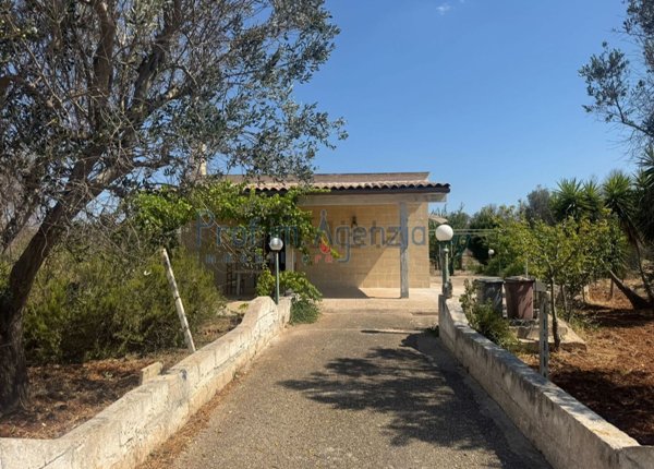 casa indipendente in vendita a San Vito dei Normanni