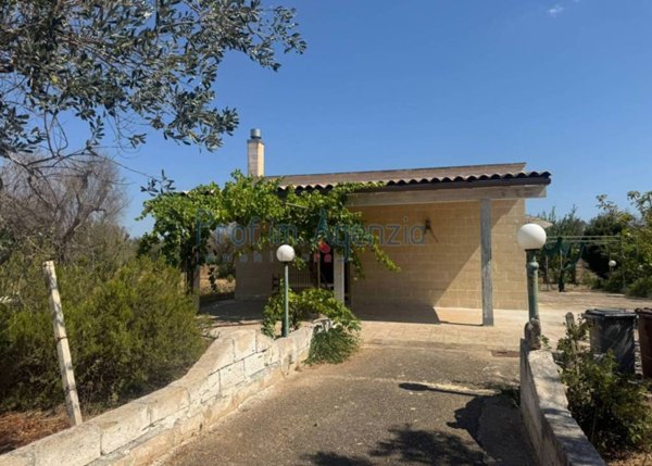 casa indipendente in vendita a San Vito dei Normanni