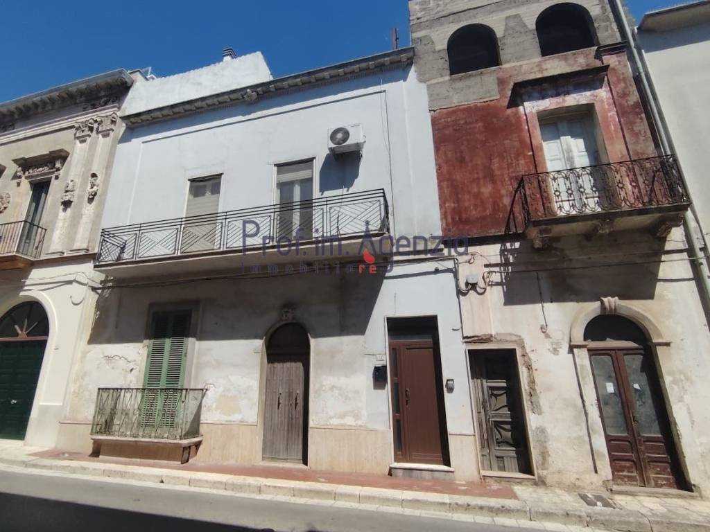 casa indipendente in vendita a San Vito dei Normanni in zona Centro Storico
