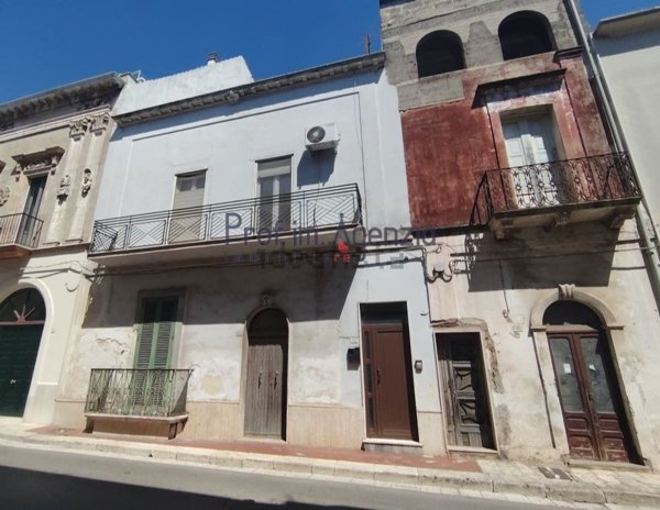 casa indipendente in vendita a San Vito dei Normanni in zona Centro Storico