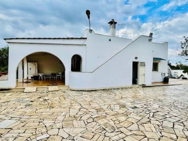 casa indipendente in vendita a San Vito dei Normanni