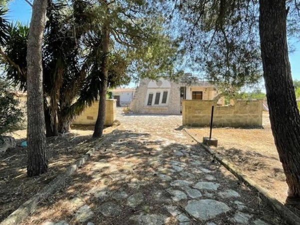 casa indipendente in vendita a San Vito dei Normanni