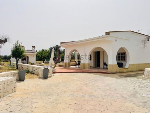 casa indipendente in vendita a San Vito dei Normanni