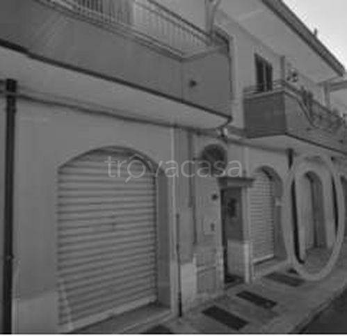 negozio in vendita a San Vito dei Normanni