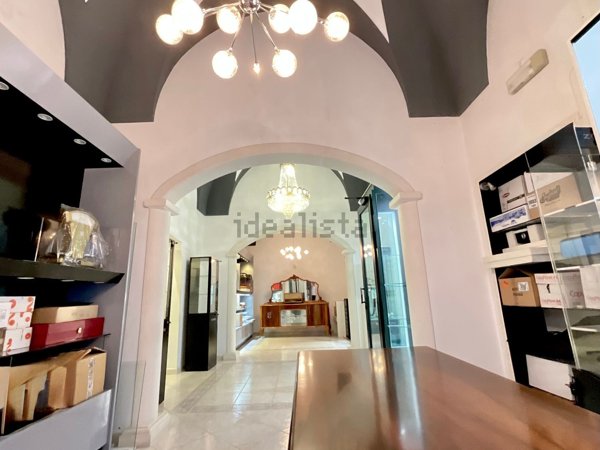 locale commerciale in vendita a San Vito dei Normanni in zona Centro Storico