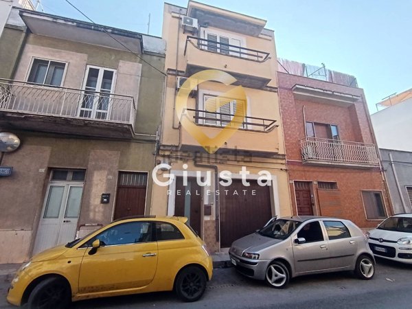 casa indipendente in vendita a San Vito dei Normanni in zona Centro Storico