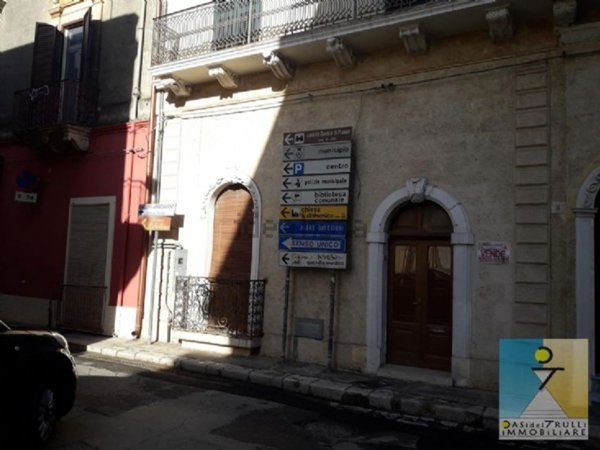 casa indipendente in vendita a San Vito dei Normanni in zona Centro Storico