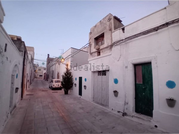 casa indipendente in vendita a San Vito dei Normanni in zona Centro Storico