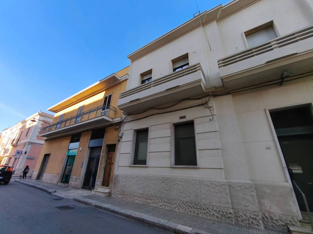 negozio in vendita a San Vito dei Normanni