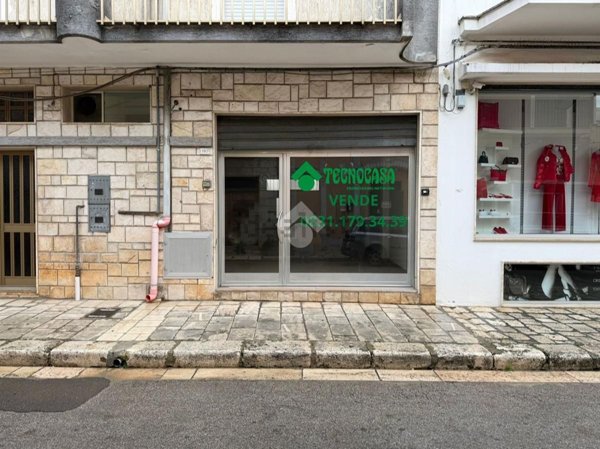 locale commerciale in vendita a San Vito dei Normanni in zona Centro Storico