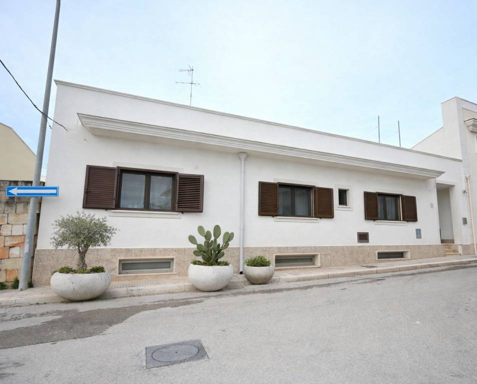 casa indipendente in vendita a San Vito dei Normanni in zona Centro Storico