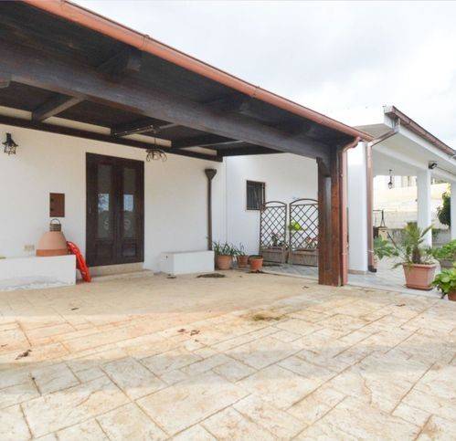 casa indipendente in vendita a San Vito dei Normanni