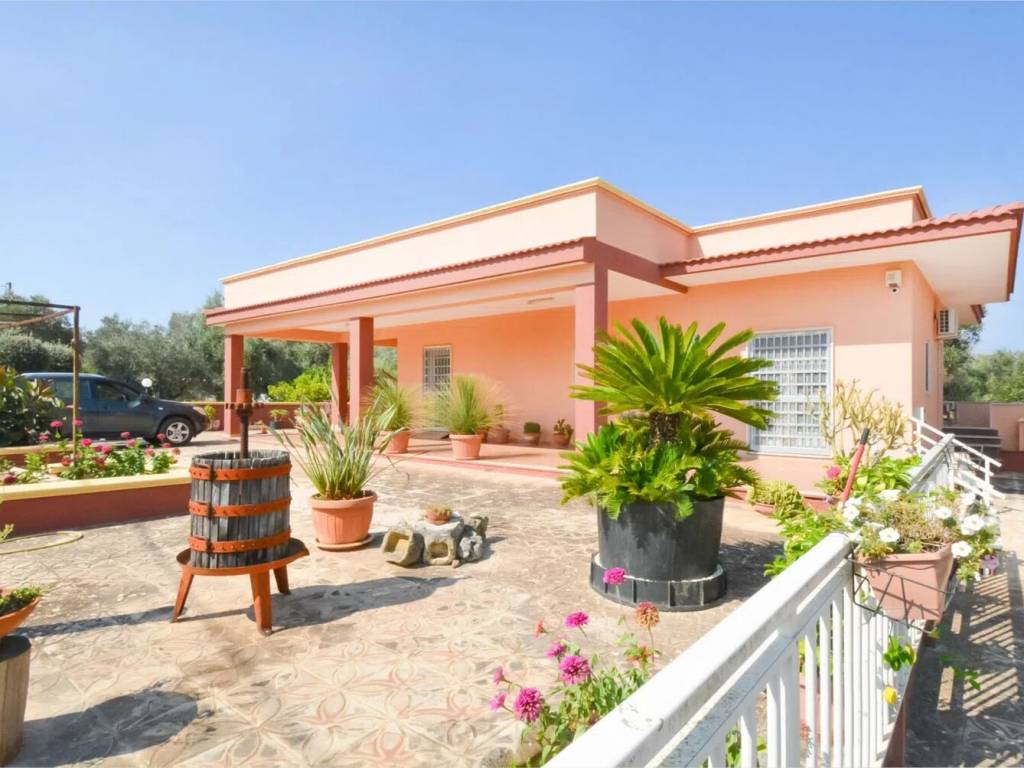 casa indipendente in vendita a San Vito dei Normanni