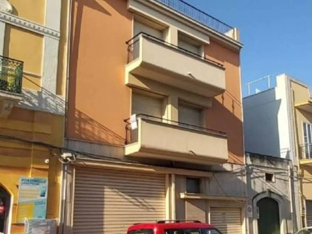 intera palazzina in vendita a San Vito dei Normanni