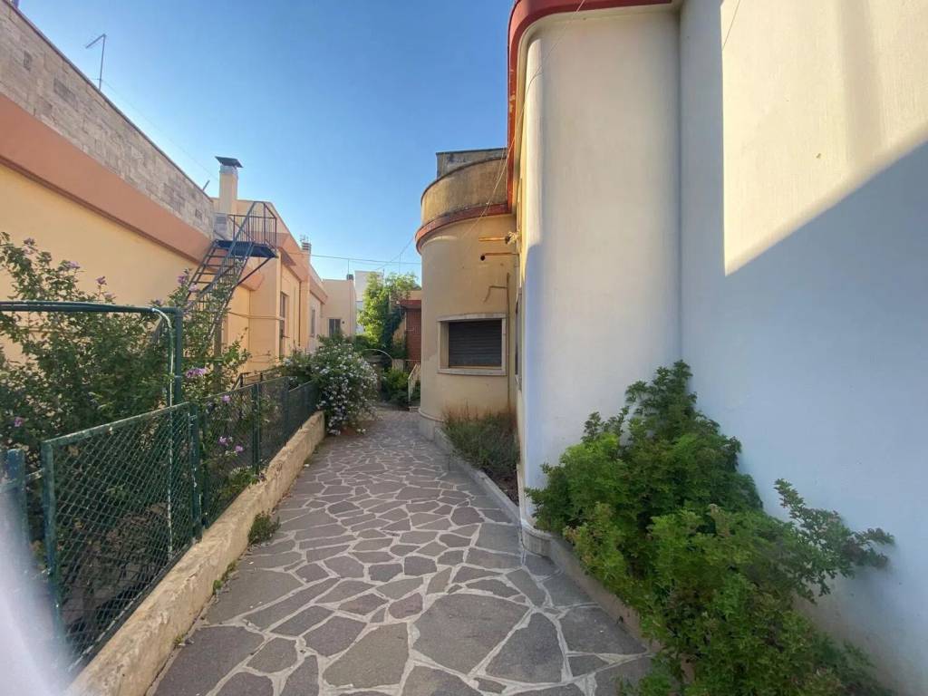 casa indipendente in vendita a San Vito dei Normanni in zona Centro Storico