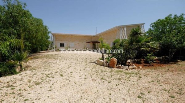 casa indipendente in vendita a San Vito dei Normanni