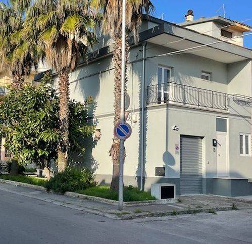 casa indipendente in vendita a San Vito dei Normanni