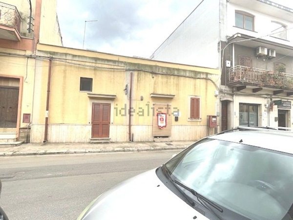 casa indipendente in vendita a San Vito dei Normanni in zona Centro Storico