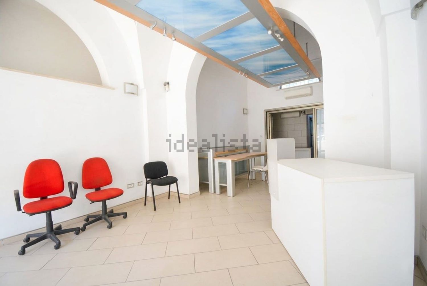 locale commerciale in vendita a San Vito dei Normanni in zona Centro Storico
