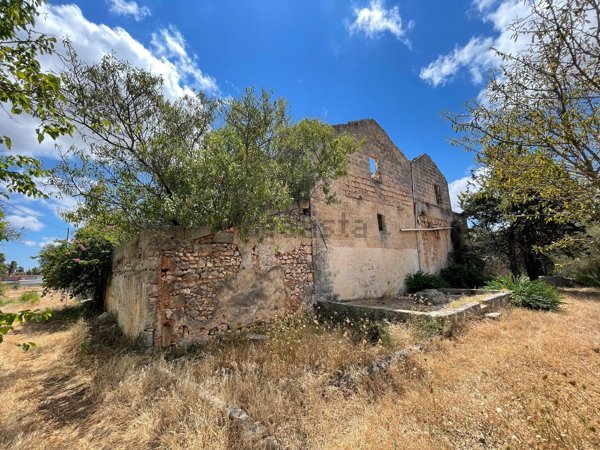 casale in vendita a San Vito dei Normanni in zona Poggioreale