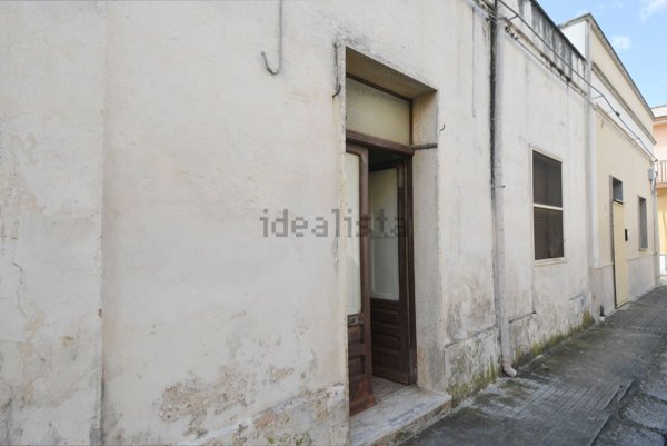 casa indipendente in vendita a San Vito dei Normanni in zona Centro Storico