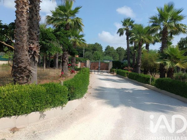 casa indipendente in vendita a San Vito dei Normanni in zona Conforto